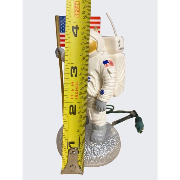 Hallmark 25th Anniversary Lunar Landing Astronaut Keepsake Ornament w/ Lights - Picture 7 of 13